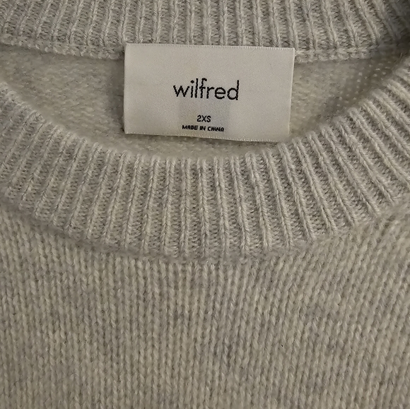 Wilfred sweater %100 cashmere - Picture 2 of 3